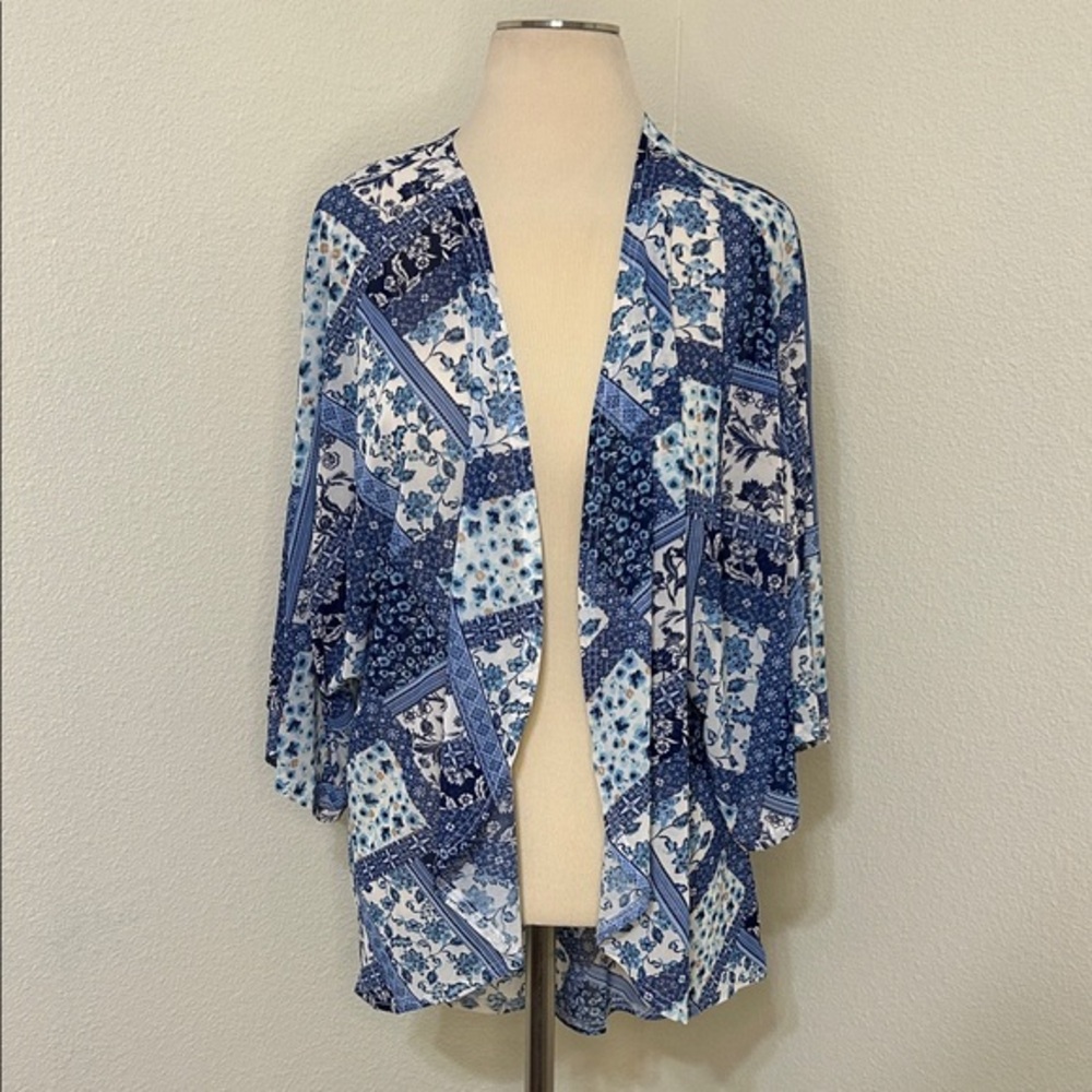 Ember Blue and White Floral Patchwork Kimono Cruise Travel M Medium